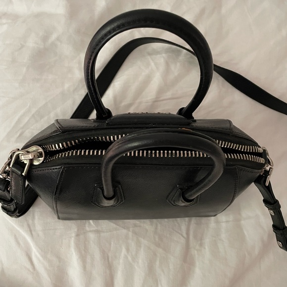 Givenchy Mini Antigona Grained in Black - Picture 3 of 9